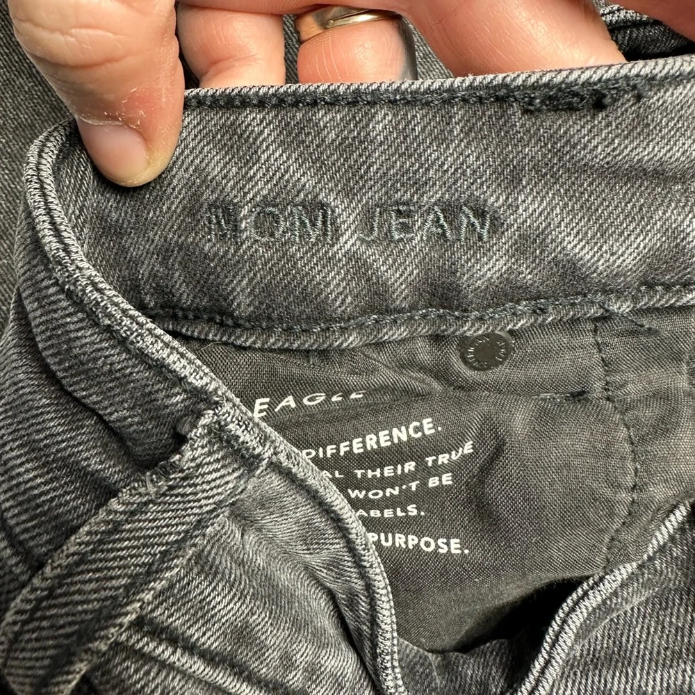 American Eagle Womens‎ 4 Regular Mom Jeans Stretch Black Pockets High-Rise